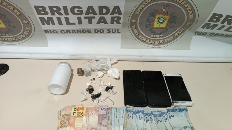 Drogas e dinheiro apreendidos em Sapiranga