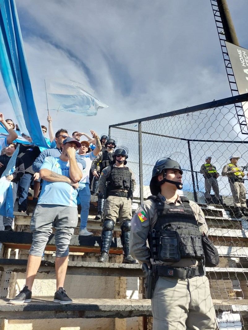 BM garante a segurança em partida de futebol no Estádio dos Plátanos, em Santa Cruz do Sul