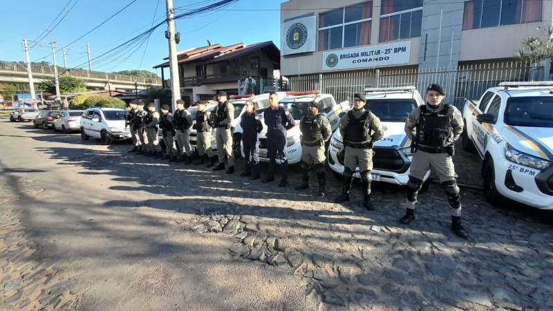 Efetivo do 25º BPM na Operação Mobile
