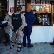 Fiscalização a estabelecimentos comerciais durante Operação Mobile em São Leopoldo
