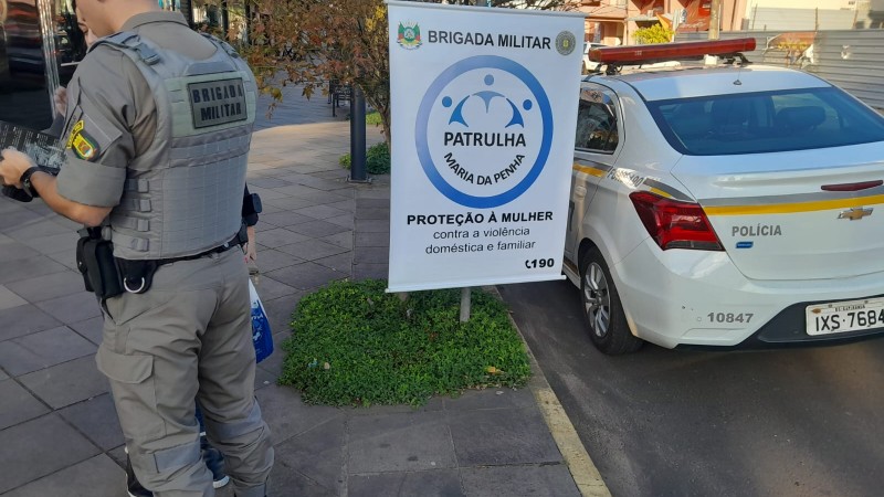 BM dá inicio a operação distribuindo panfletos.