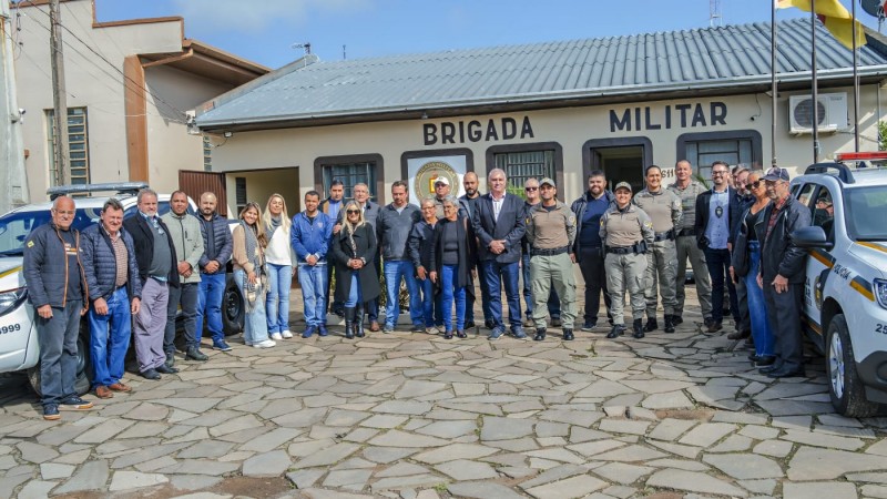 entrega de viaturas a Brigada Militar de Capela de Santana
