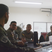 reunião entre comandante do 25º BPM e comandante do 19º BIMTz