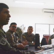 Reunião entre comandante do 25º BPM e comandante do 19º BIMTz