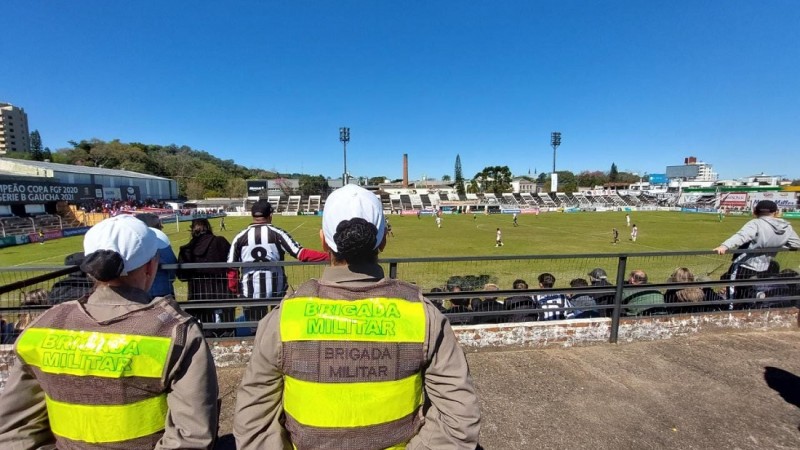 Brigada Militar garante seguran&ccedil;a em partida de futebol no Est&aacute;dio
