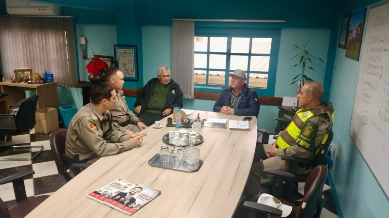 Brigada Militar reúne-se com Prefeito do município de Pântano Grande