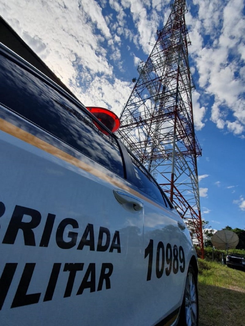 instala&ccedil;&otilde;es da antena da bm de comunica&ccedil;&atilde;o radio digital