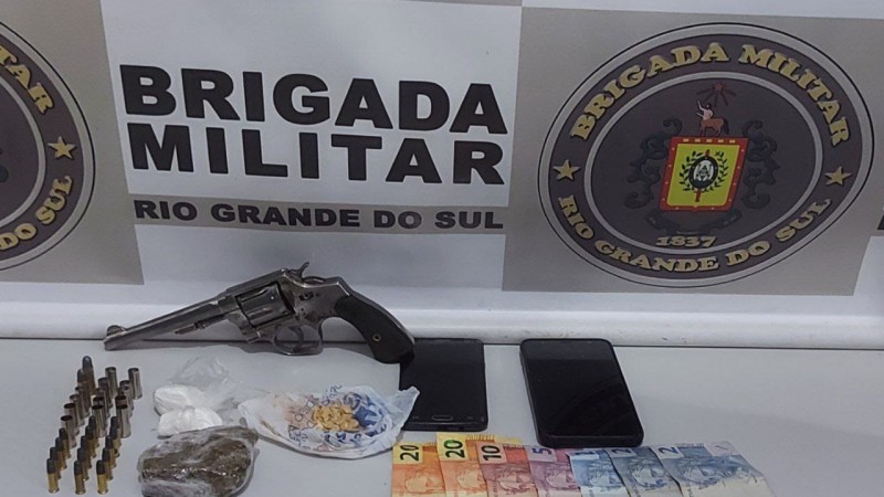 Tráfico de drogas e porte ilegal de arma de drogas