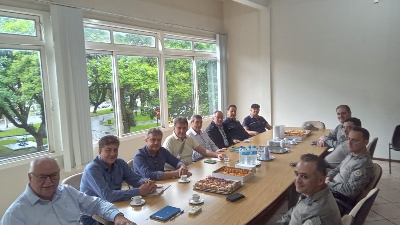 Reuni&atilde;o com prefeitos da regi&atilde;o Centro-Serra