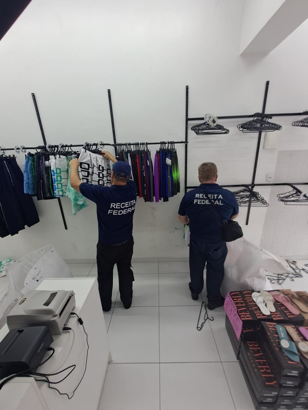 Fiscalização de lojas agentes da Receita federal