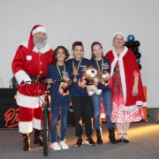 As premiações foram entregues pelo Papai e Mamãe Noel