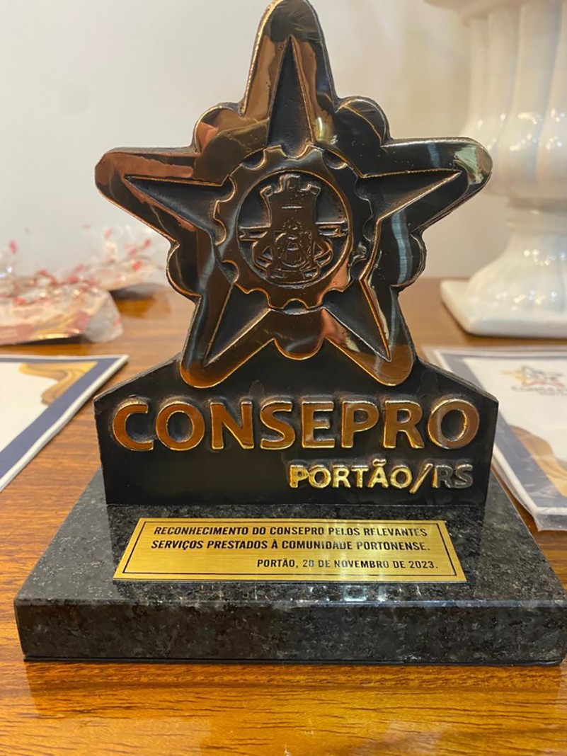 lembrança recebida pela BM de Portão