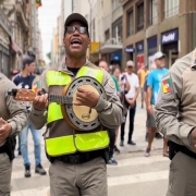 Brigada Militar grava flashmob natalino no Centro de Porto Alegre