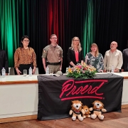 mesa de autoridades na formatura do PROERD em São Leopoldo