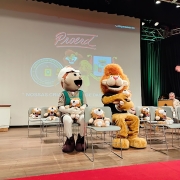 Mascote do PROERD, Leão DARE e seu amigo PM Sinos