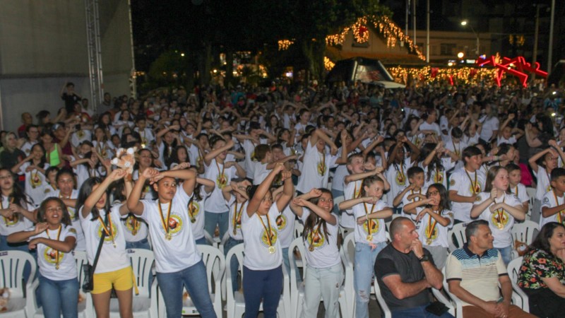 Formatura de 12 turmas, dos 5º anos, de 10 escolas de Canela