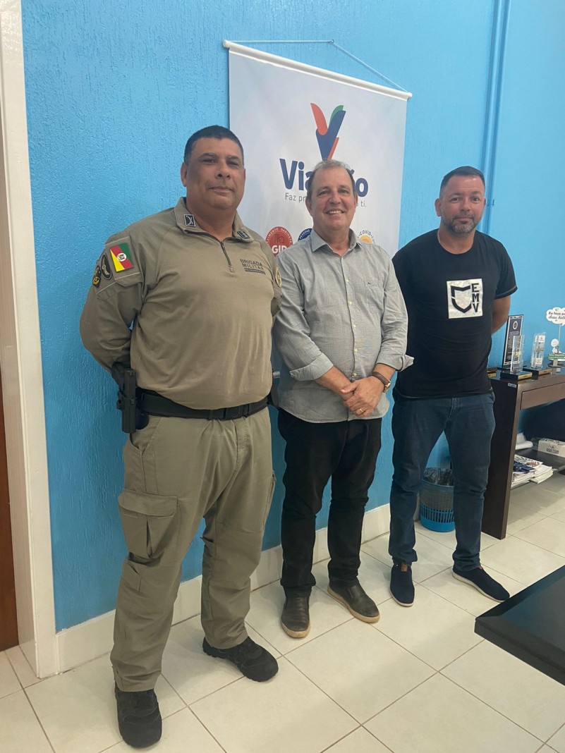 Comandante visita prefeito de viamão