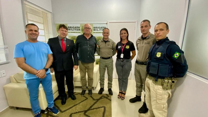 Reunião contou com a presença de autoridades regionais