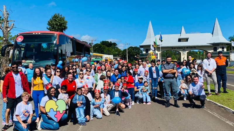 Comando Rodoviário participa de Carreata de Conscientização do Autismo na serra gaúcha