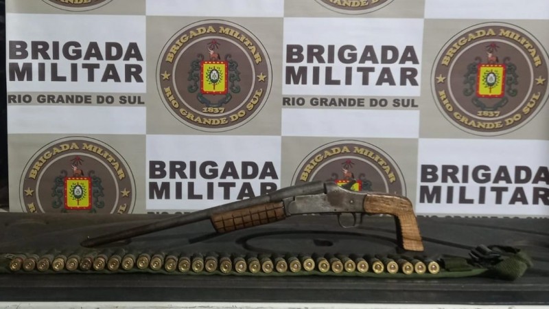 Comando Rodoviário prende homem por porte ilegal de arma de fogo em Esmeralda