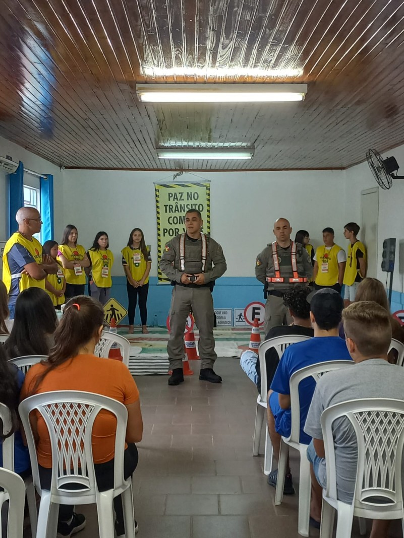 Policiais Militares do Comando Rodoviário da Brigada Militar participam de oficinas de trânsito