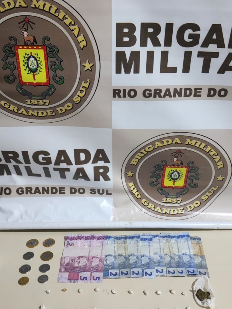 BM realiza prisão por tráfico de drogas, no bairro Pádua, em Carazinho!