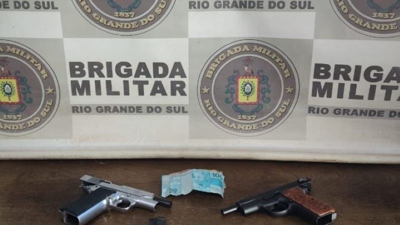 APREENSÃO DE DUAS ARMAS DE FOGO, CARREGADORES E DINHEIRO
