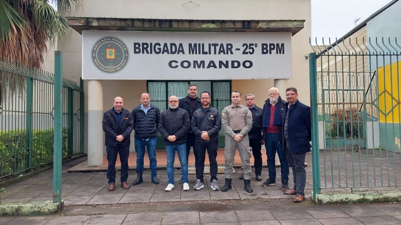 empresários de São Leopoldo visitam nova sede do 25º BPM