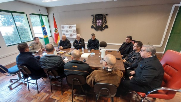 comandante do 25º BPM recebe empresários de São Leopoldo