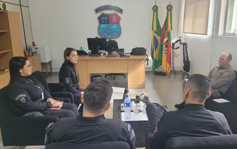 Reunião no gabinete do comandante do CRPO Litoral