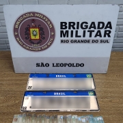 Placas de veículo recuperado pela BM