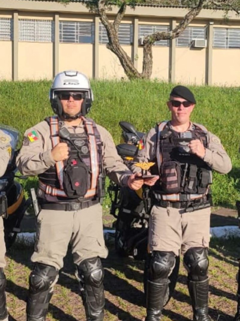 Policiais militares do Comando Rodoviário são homenageados em Formatura