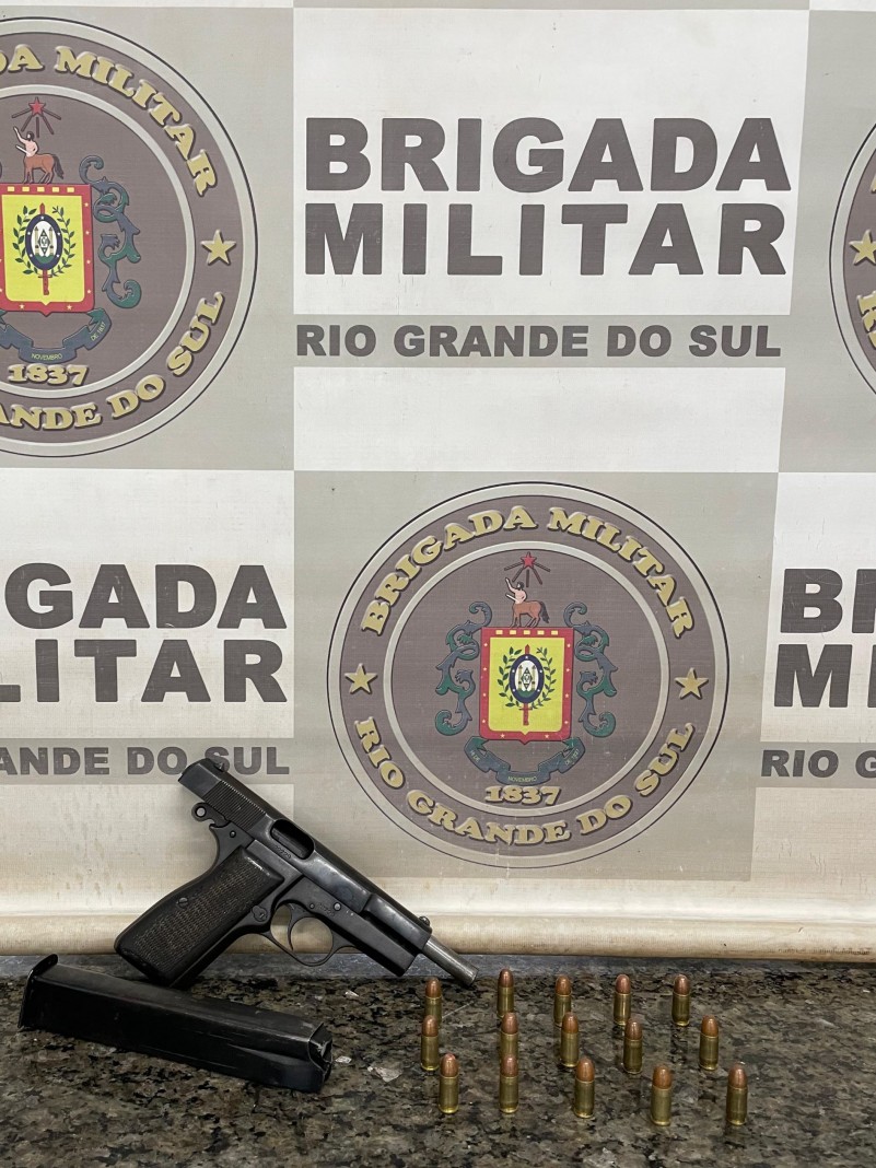 Pistola, carregador e munições
