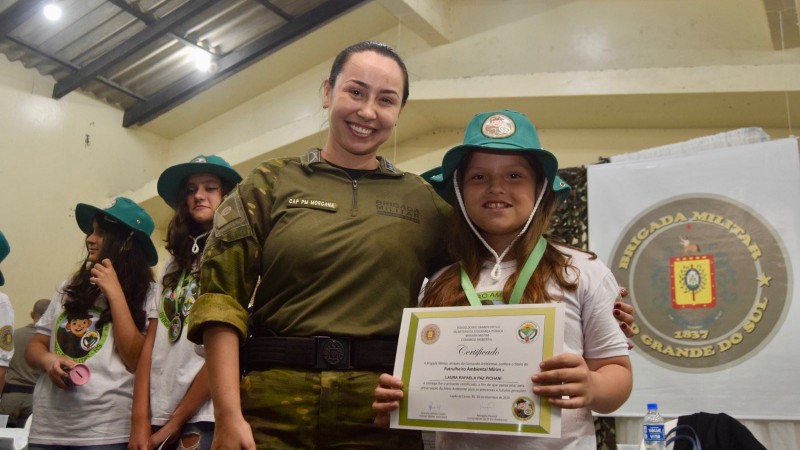 Capitã Morgana Pereira, Comandante da 2ª Companhia Ambiental e uma aluna do PAM