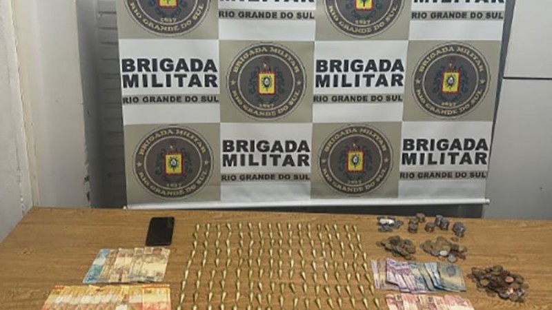 dinheiro e drogas apreendidas pela bm (1)
