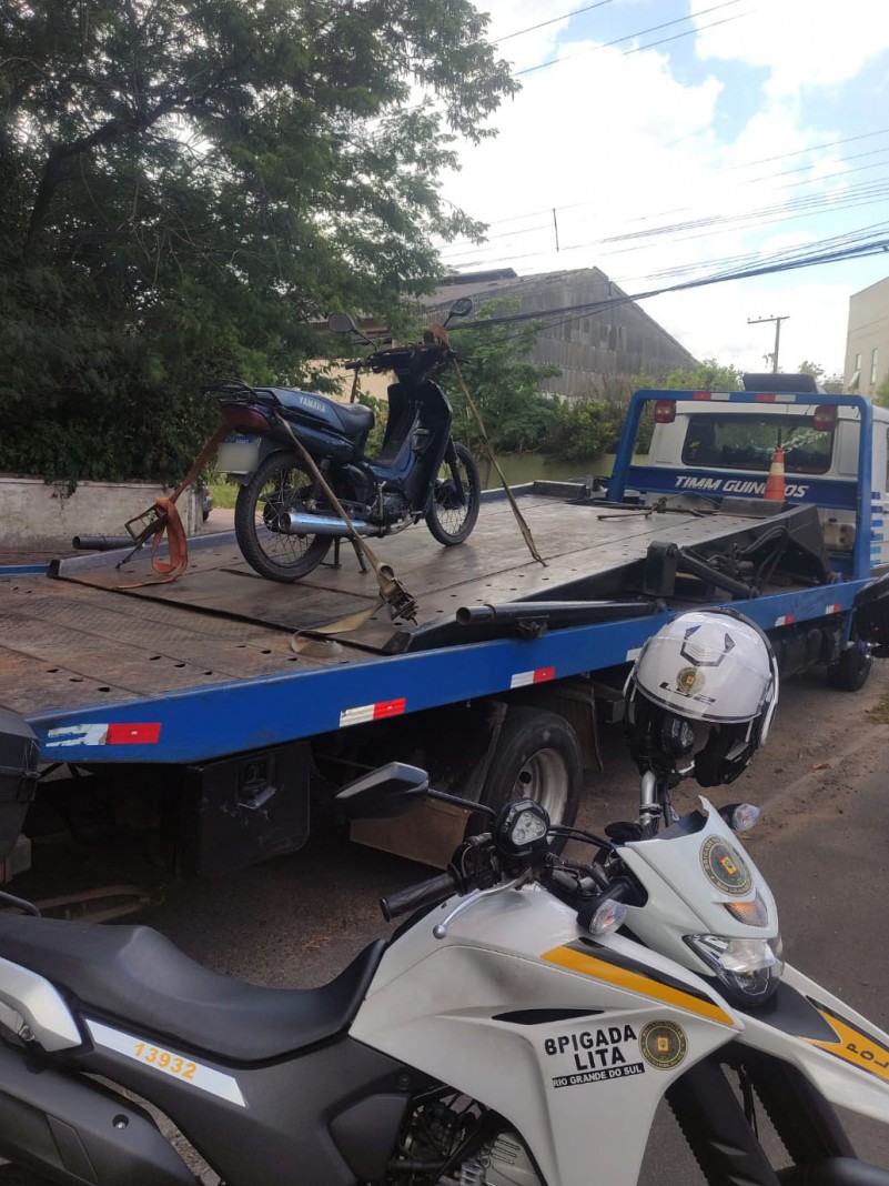 motocicleta recuperada pela bm