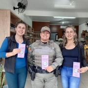 Policial militar durante ações da patrulha Maria da Penha 3
