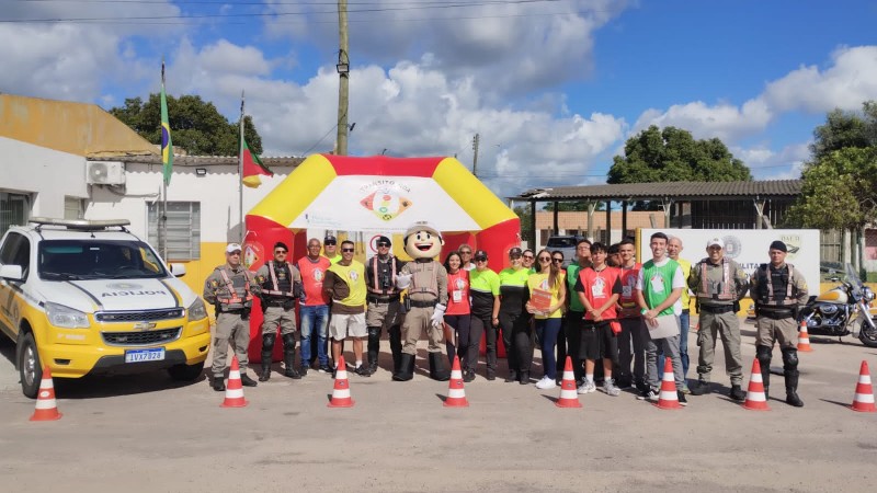 Brigada Militar realiza blitz educativa de trânsito em Rio Grande