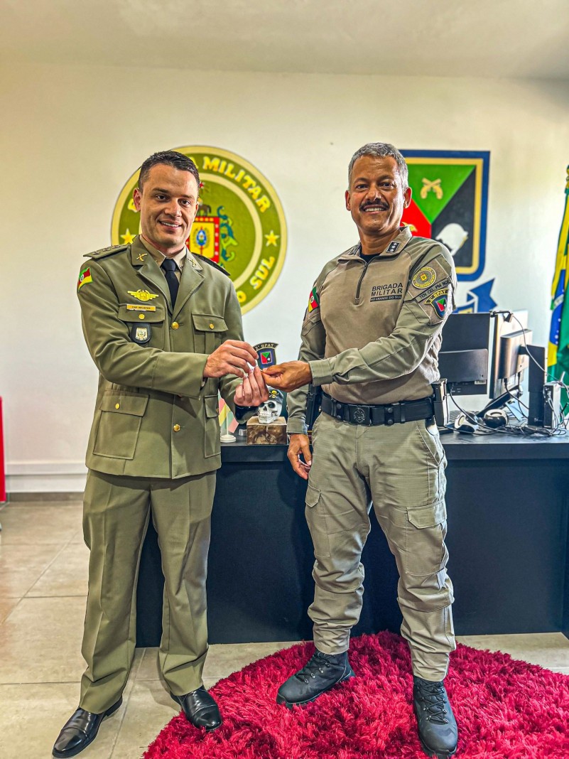 Capitão Thaires Costa Selister e tenente-coronel Noé Jesus da Costa