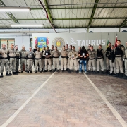 participantes da competição de tiro