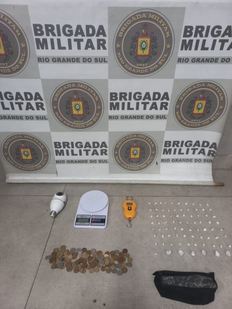 Brigada Militar efetua prisão de mulher por tráfico de drogas em Capão da Canoa