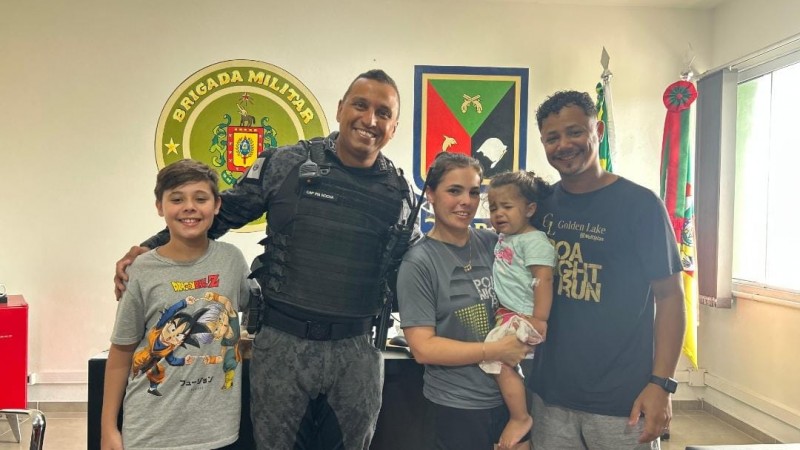 Policial militar e familia atendida pela BM