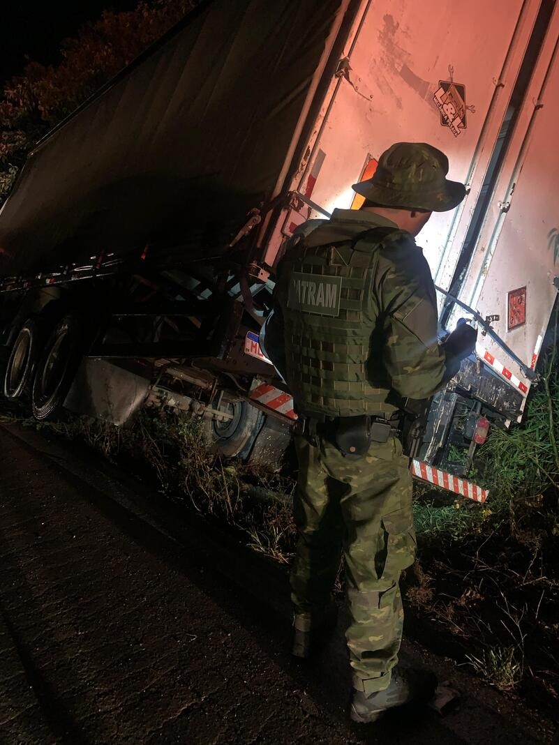 Flragante de transporte ilegal de carga perigosa em Marau