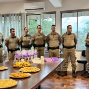 Maj Bibiana falando para Patrulha Maria da Penha