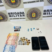 drogas e dinheiro apreendido pela BM (2)