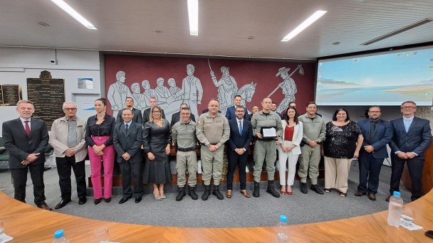 Brigada Militar recebe homenagem na Câmara de Vereadores de Erechim
