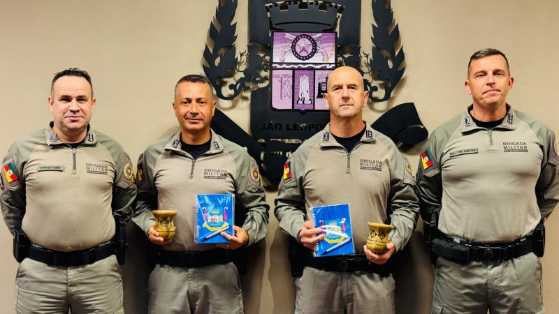 tenenetes homenageados e comando do 25º BPM