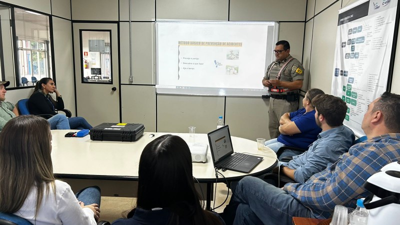 Brigada Militar realiza palestra educativa na ERS 223 em Tapera
