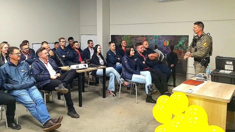 Brigada Militar realiza ações educativas em Santa Rosa e Cruz Alta alusivas ao Maio Amarelo