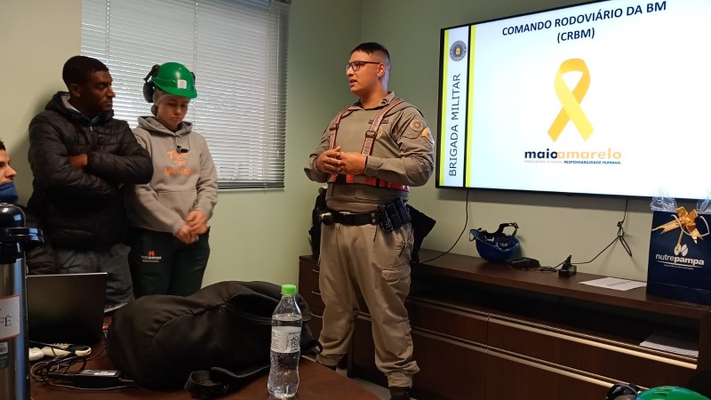 Brigada Militar realiza palestra sobre direção defensiva e conscientização para um trânsito mais seguro em Teutônia